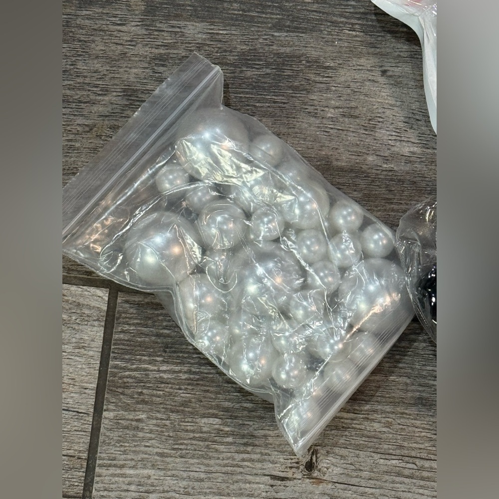 Floating Pearls​​ - Picture 4 of 4